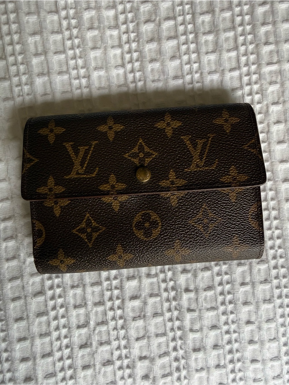 Large Louis Vuitton Wallet - Picture 3 of 14
